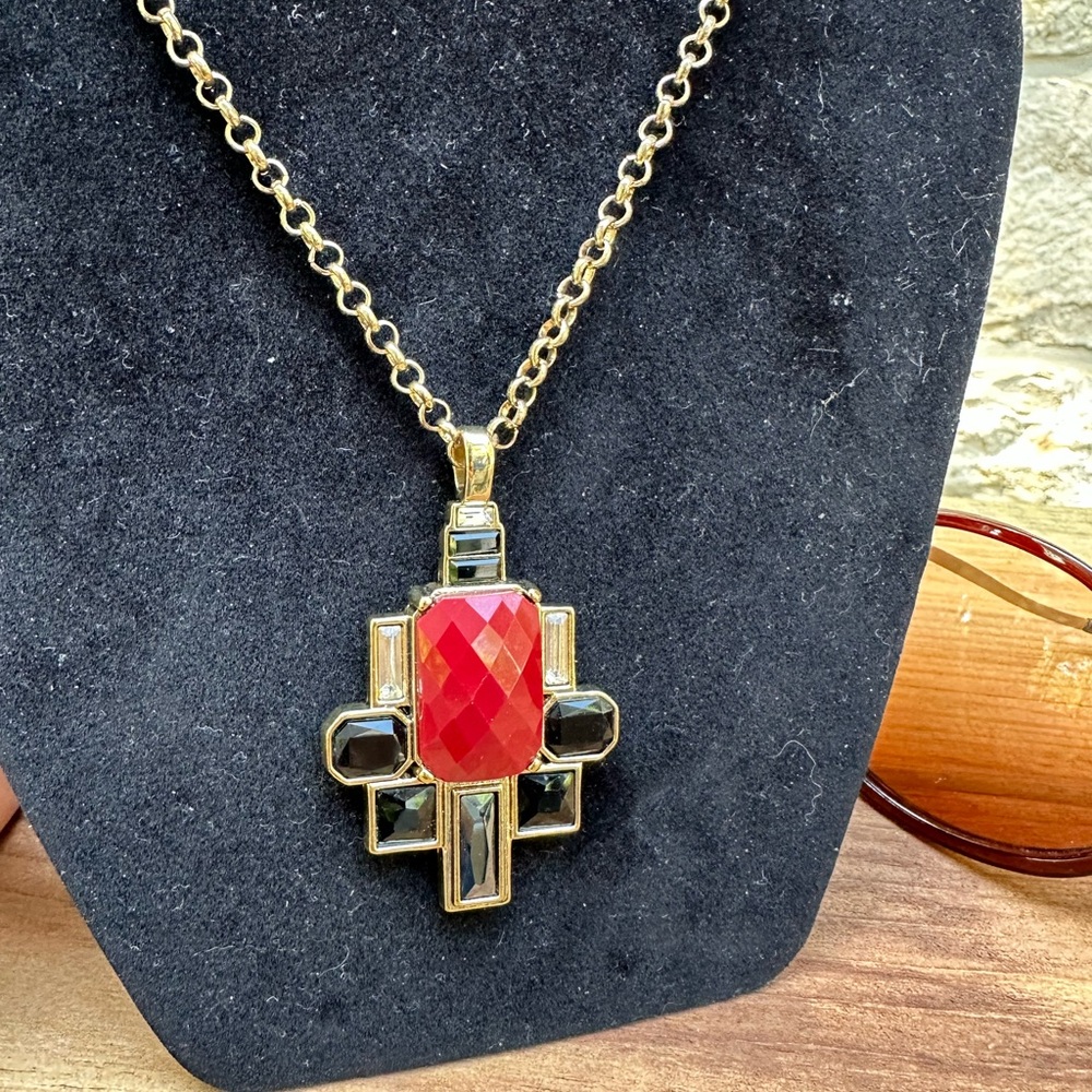 Chico's Red, Black and Gold Necklace Art Deco Style Vintage Pendant Necklace - Picture 3 of 7
